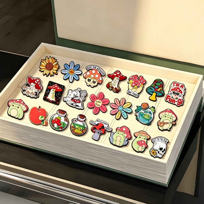 Weird Fly Agaric Mushroom Enam - Flower Frog Pin のレビューと価格