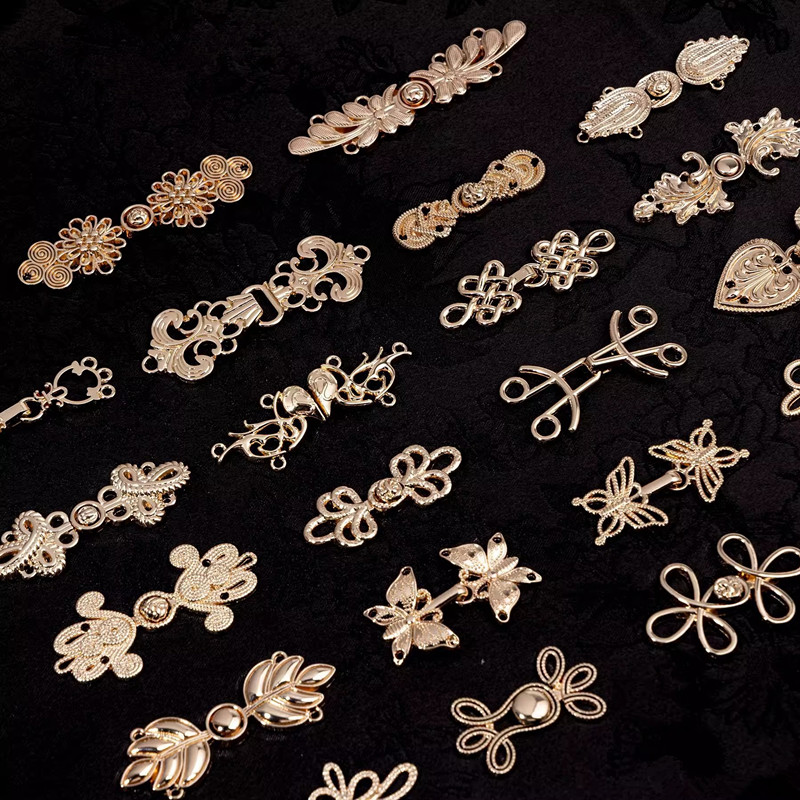 5pcs Retro Metal Button Sweate - Flower Frog Pin のレビューと価格
