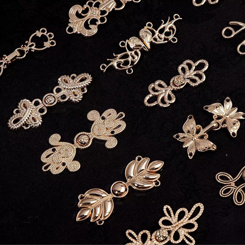 5pcs Retro Metal Button Sweate - Flower Frog Pin のレビューと価格