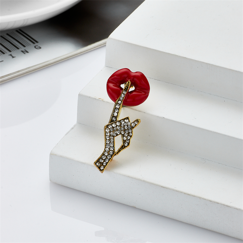 YAOLOGE Novel Chic Flower Broo - Flower Frog Pin のレビューと価格